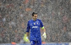 中国体彩_恩加德乌重返训练基地，积极康复备战2025年关键赛事