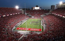 足球彩票：阿森纳连战连捷感恩枪迷，三项赛事三连胜铸就赛季新篇章